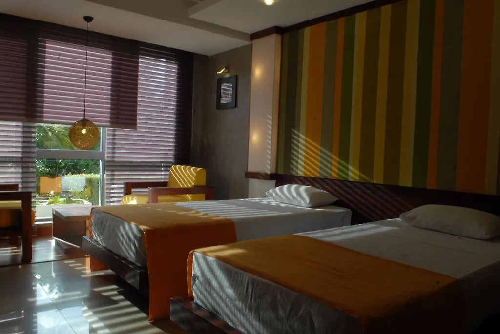 Hotel Topaz Kandy 4*,
