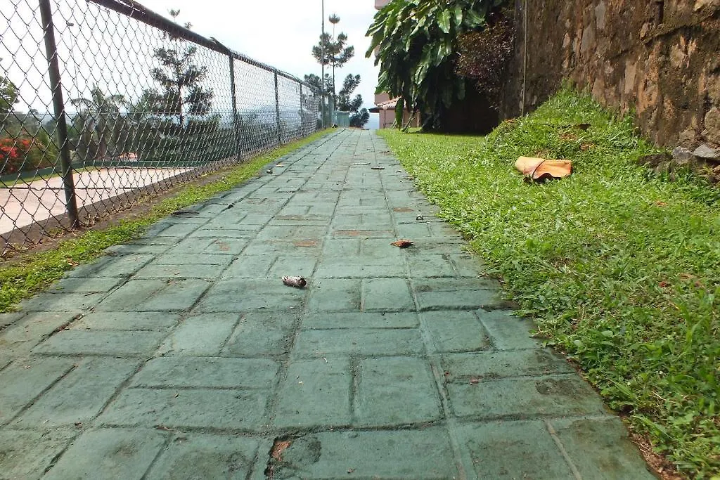 Hotel Topaz Kandy 4*,